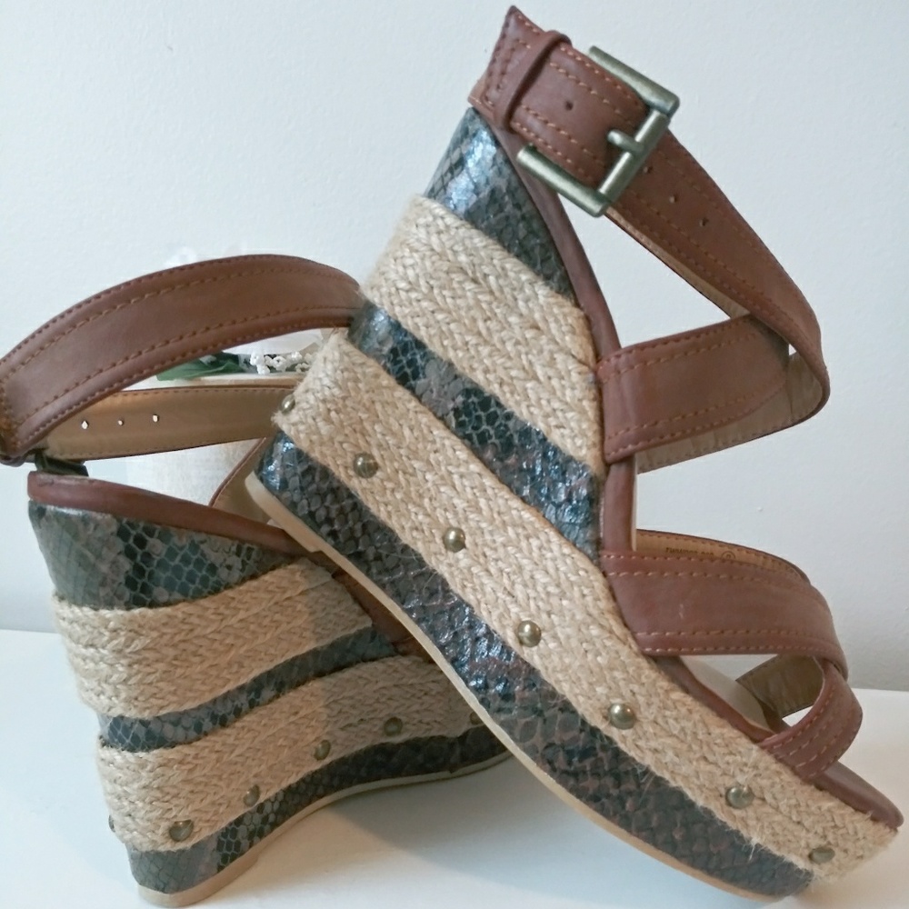 Tallulah Blu cognac wedges